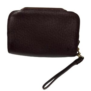 Louis Vuitton AUTHENTIC Taiga Leather Pochette Baikal Wristlet Clutch Bag
